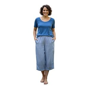 Casa Cabana Size M Grey White Striped Cropped Pants